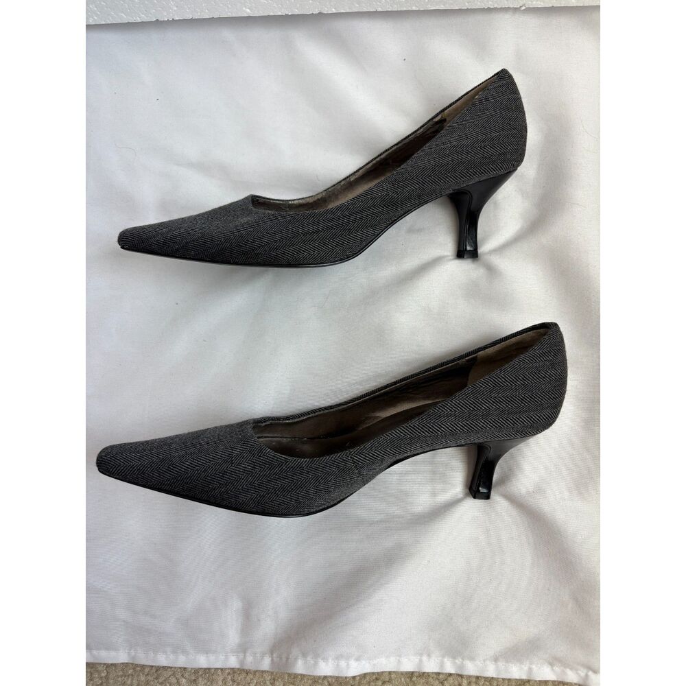 Classic Pointed-Toe Grey Kitten Heel Pumps - Women's